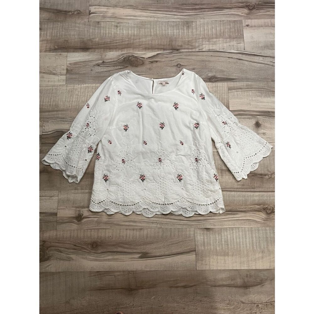 Skies Are Blue White Eyelet Top with Pink Rose Embroidery size medium